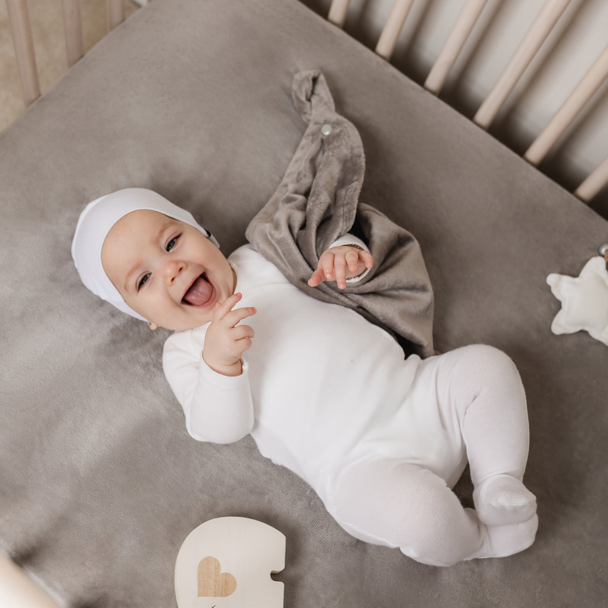 Crib Sheet LIGHT GREY Swaddle Bee